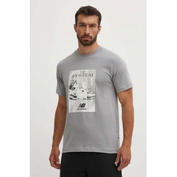 New Balance tricou din bumbac barbati, culoarea gri, cu imprimeu, MT41595YST