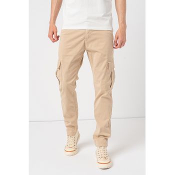 Pantaloni cargo