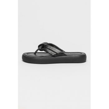 Papuci flip-flop wedge de piele