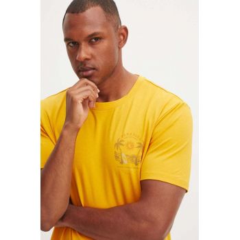 Medicine tricou barbati, culoarea galben, cu imprimeu