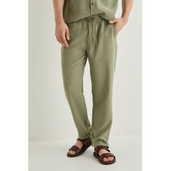 Pantaloni de trening cu snur si buzunare laterale