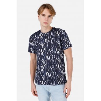 Tricou cu model abstract