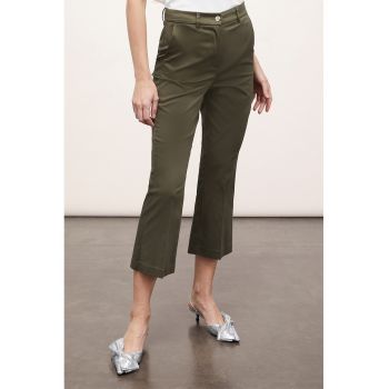 Pantaloni evazati crop