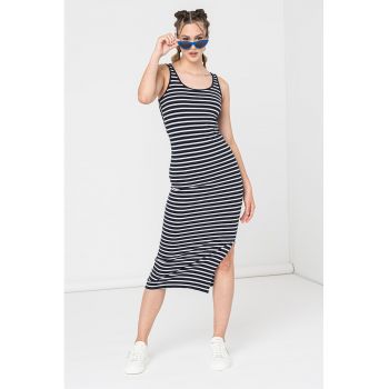 Rochie in dungi cu slit lateral