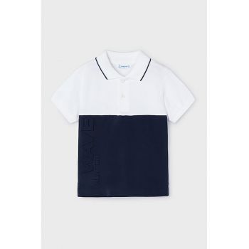 Tricou polo cu text in relief