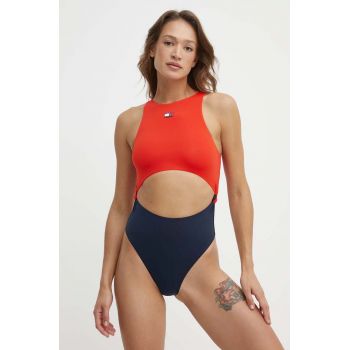 Tommy Jeans costum de baie dintr-o bucată culoarea rosu, cupa moale, UW0UW05106