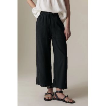 Pantaloni crop din amestec de lyocell cu croiala ampla