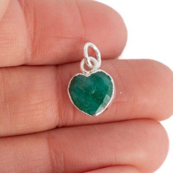Pandantiv mini smarald inima 1cm, piatra lunii mai, birthstone