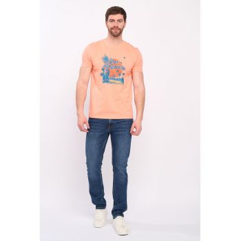 Tricou cu imprimeu grafic si decolteu la baza gatului