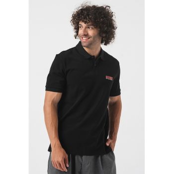 Tricou polo cu logo discret