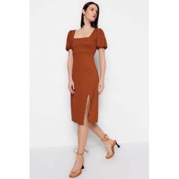 Rochie cu croiala A si slit lateral