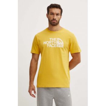 The North Face tricou din bumbac barbati, culoarea galben, cu imprimeu, NF0A87NXQOA1