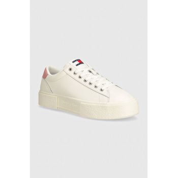 Tommy Jeans sneakers din piele TJW FOXING FLATFORM culoarea alb, EN0EN02567