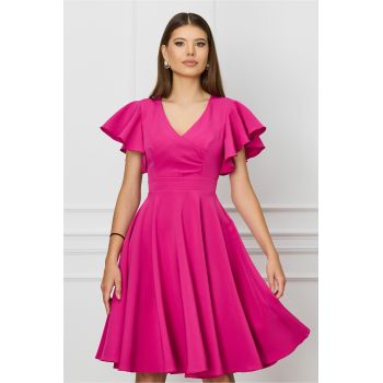 Rochie fucsia cu volane la maneci