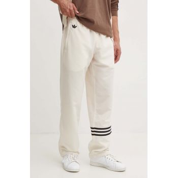 adidas Originals pantaloni de trening culoarea bej, cu imprimeu, JF9158