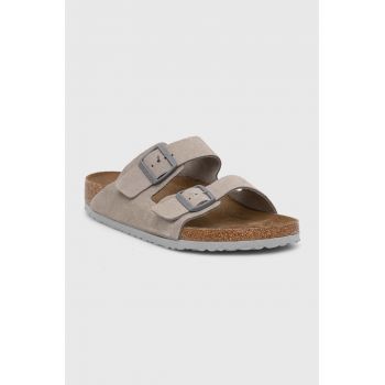 Birkenstock papuci din piele Arizona barbati, culoarea gri, 1027749