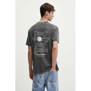 Tommy Jeans tricou din bumbac barbati, culoarea gri, cu imprimeu, DM0DM18980