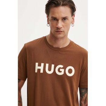 HUGO tricou din bumbac bărbați, culoarea maro, cu imprimeu, 50467556