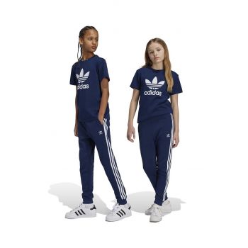 adidas Originals pantaloni de trening pentru copii TREFOIL PANTS culoarea albastru marin, cu imprimeu, IY7486