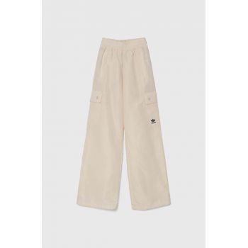 adidas Originals pantaloni Essentials Woven Cargo femei, culoarea bej, neted, IX9970