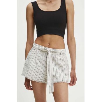 Answear Lab pantaloni scurți cu in culoarea bej, modelator, high waist