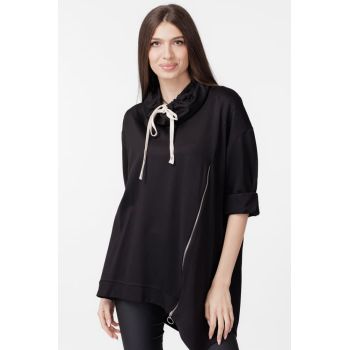 Bluza tunica cu colt, guler inalt si fermoar oblic, neagra