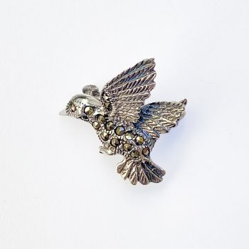 Brosa pasare colibri din argint 925 cu pietre foarte fine de marcasite, simbol al puritatii si al iubirii