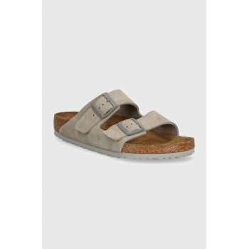 Birkenstock papuci din piele Arizona barbati, culoarea gri, 1028603