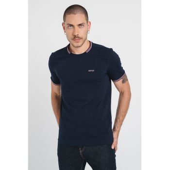 Tricou regular fit cu decolteu la baza gatului