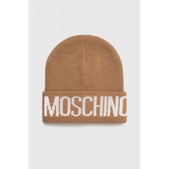 Moschino caciula din amestec de lana culoarea maro, din tricot gros, M5672 60102 ieftina