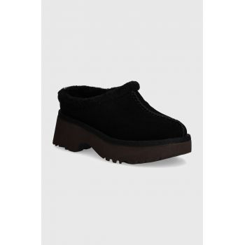 UGG papuci din piele intoarsa New Heights Cozy Clog culoarea negru, 1162510-BLK