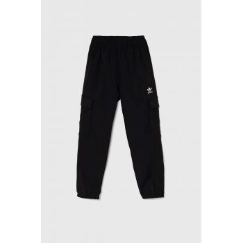 adidas Originals pantaloni de trening pentru copii CARGO culoarea negru, neted, IY7506