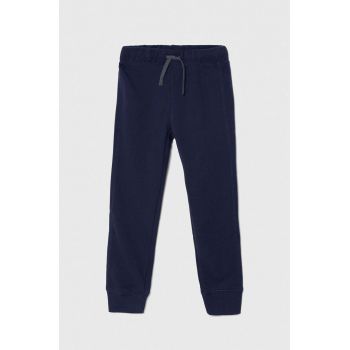 United Colors of Benetton pantaloni de bumbac pentru copii culoarea albastru marin, neted, 3J68CF058