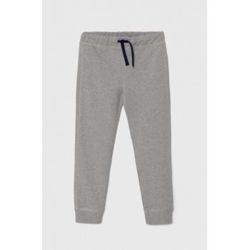 United Colors of Benetton pantaloni de bumbac pentru copii culoarea gri, neted, 3J68CF058