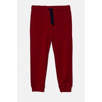 United Colors of Benetton pantaloni de trening din bumbac pentru copii culoarea bordo, neted, 3J68CF058