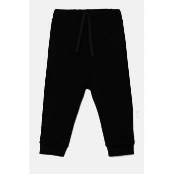 United Colors of Benetton pantaloni de trening din bumbac pentru copii culoarea negru, neted, 3J68GF027