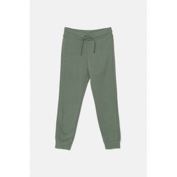 United Colors of Benetton pantaloni de trening din bumbac pentru copii culoarea verde, neted, 3J68CF01P