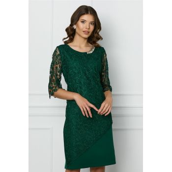 Rochie Malvina verde din dantela cu accesoriu la decolteu