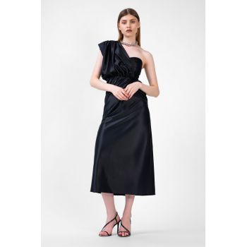 Rochie midi neagra cu un umar drapat