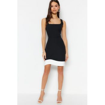 Rochie bodycon cu decolteu patrat