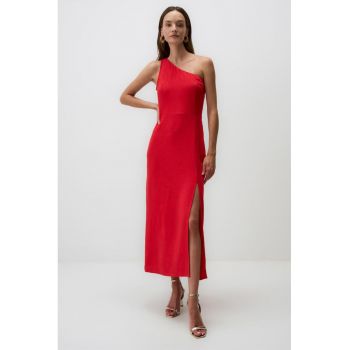 Rochie cu decolteu pe un umar si slit lateral