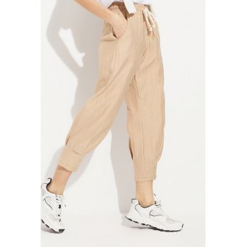 Pantaloni crop cu snur in talie