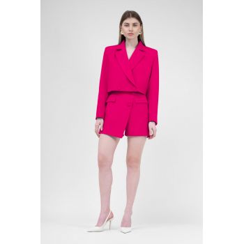 Costum fuchsia cu sacou cropped si fusta pantalon