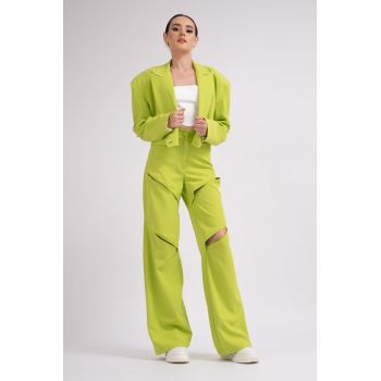 Costum lime cu sacou oversized si pantaloni cu fermoare