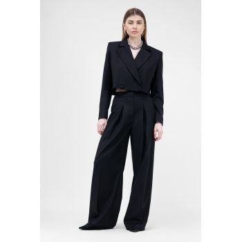 Costum negru cu sacou cropped si pantaloni ultra wide leg