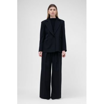 Costum negru cu sacou regular cu buzunar dublu si pantaloni ultra wide leg