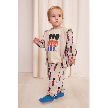 Bobo Choses pantaloni de trening din bumbac pentru bebeluși Little Tin Soldier culoarea bej, modelator, 224AB064