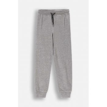 Coccodrillo pantaloni de trening din bumbac pentru copii culoarea gri, neted, EVERYDAY BOY