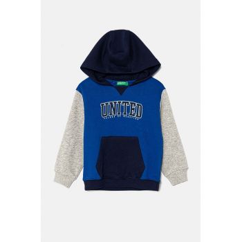 United Colors of Benetton hanorac de bumbac pentru copii cu glugă, cu imprimeu, 3J68G200Q