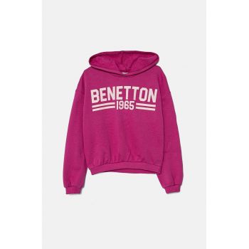 United Colors of Benetton hanorac de bumbac pentru copii culoarea roz, cu glugă, cu imprimeu, 3J68C203Q